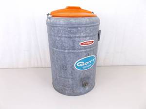 lot 19 image: Vintage RARE STYLE Gott Metal Water Cooler