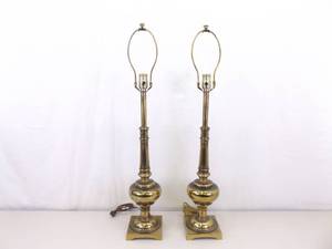 lot 97 image: 2 Vintage Stiffel Hollywood Regency Brass Table Lamps