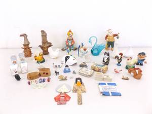 lot 91 image: Lot of Misc. Figurines
