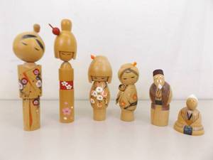 lot 89 image: Lot of 6 Vintage Wood Carved Japanese Kokeshi Dolls