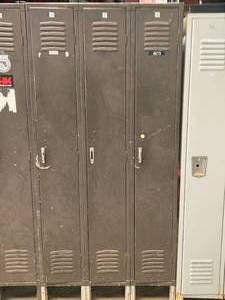 lot 436 image: Metal Locker Cabinet 3-door 36 x 18 x 78