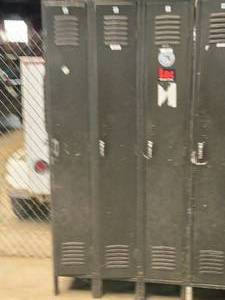 lot 437 image: Metal Locker Cabinet 3-door 36 x 18 x 78
