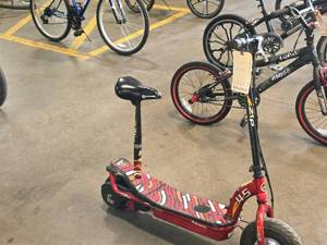 lot 443 image: Zip Electric Scooter