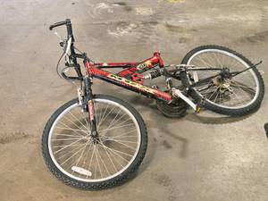 lot 449 image: MGX 24 Trail Bike 16 RedBlack Frame