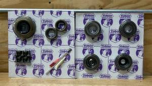 lot 119 image: Yukon Master Overhaul kit for Dana 30 front differential