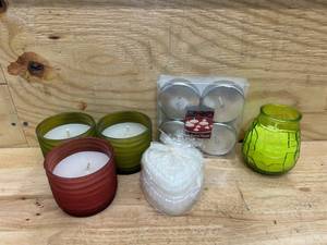 lot 157 image: Assorted candles