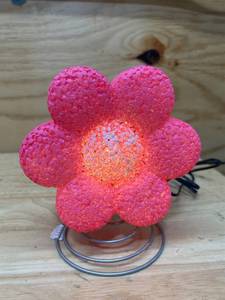 lot 167 image: Crosslight sponge lamp flower