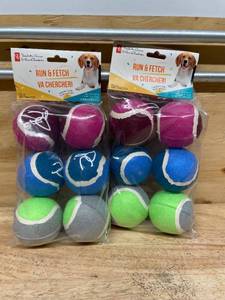 lot 220 image: Presidents Choice Fetch n Run Dog Balls 6 Count per pack X 2 ( Total 12 balls ) (0925250)