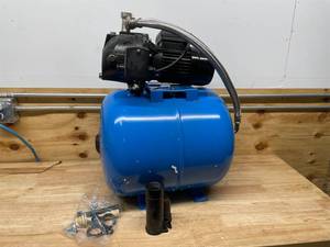 lot 228 image: Superior Pump 12.4 GPM 34 HP Cast Iron Convertible Jet Pump w 13.2-Gallon Tank & Injector Kit Model 94713 (Untested)