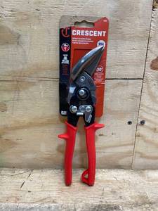 lot 261 image: Crescent Wiss 9-14 Metalmaster Offset Straight and Left Cut Aviation Snips - M6R , Red