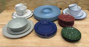 lot 297 image: Various Dishes