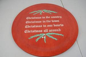 lot 9 image: Round Wooden Christmas Wall Plaque 15in Holiday Decor
