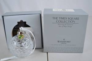 lot 41 image: Waterford Crystal Times Square Collection Ornament in Box
