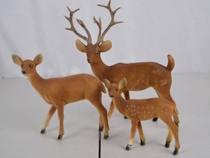 lot 44 image: Set of 3 Flocked Deer Figurines - Buck, Doe, and Fawn