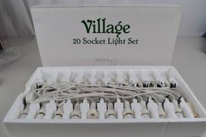 lot 58 image: Village 20 Socket Light Set, White Sockets and Cord