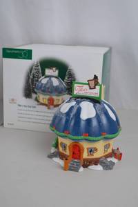 lot 76 image: Department 56 Tillies Tiny Cup Cafe North Pole Series with Box