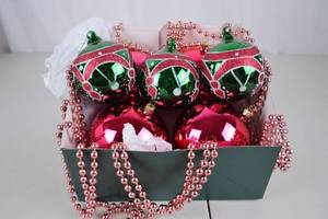 lot 130 image: Christmas Ornaments and Beaded Garland Lot