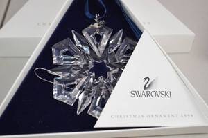 Lot of 7 Swarovski Crystal Snowflakes Ornaments (1996-2003)