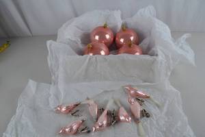 lot 174 image: Pink Christmas Ornaments and Glitter Bird Clip Decorations Lot