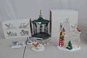 lot 183 image: Dept 56 Village Animals and North Pole Display Figurine Lot