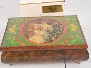 lot 202 image: 1987 RECO Music Box Christmas Magic Ave Maria by Sandra Kuck, Limited Edition