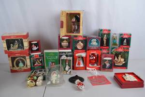 lot 381 image: Assorted Christmas Ornaments, Hallmark Keepsake & Vintage Glass, 1990 Special
