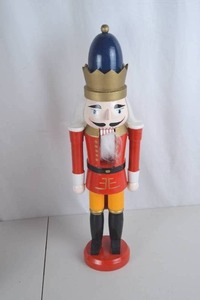 lot 391 image: 22 European Nutcracker