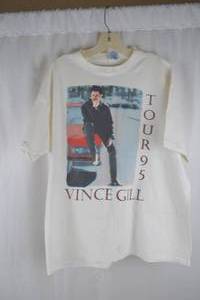 lot 420 image: Vince Gill 1995 Tour T-Shirt When Love Finds You