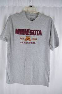 lot 421 image: Minnesota Golden Gophers T-Shirt Varsity Classic Large