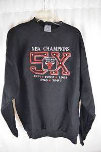 lot 434 image: Logo 7 Chicago Bulls 5X NBA Champions Sweatshirt X-Large