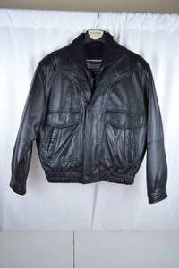 lot 465 image: Pelle Studio Wilsons black leather jacket, Thinsulate insulated, size M