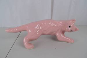 lot 471 image: Pink ceramic cat figurine
