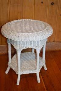 lot 482 image: White Wicker Accent Table with Shelf, 22.5 in. H x 19 in. W