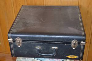 lot 493 image: Ludwig Drum Co. Vintage Drum Case with Drum Music & Stand Hardware