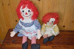 lot 500 image: Raggedy Ann and Andy style cloth dolls - set of two