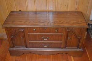 lot 274 image: Lane Cedar Chest with Drawers - 47 Inch Classic Wood Storage