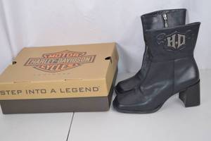 lot 296 image: Harley-Davidson Insignia Black Leather Boots Size 9M