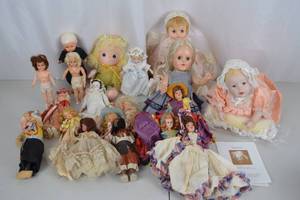 lot 312 image: Vintage Doll Collection - Including Knowles Yolandas Picture-Perfect Babies Heather