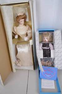 lot 314 image: Franklin Heirloom Doll and My Closest Friend Porcelain Doll in Boxes