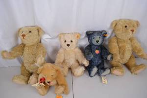 lot 318 image: Steiff Collectible Teddy Bears Lot - 5 Plush Bears with Tags