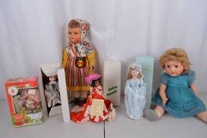 lot 319 image: Vintage & Modern Collectible Dolls Lot - Strawberry Shortcake, JC Penney, Hawaii, Cinderella