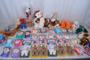 lot 334 image: Ty Beanie Babies Collection Lot with Carded and Loose Bears
