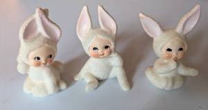 lot 525 image: Vintage Japan Flocked Porcelain Bunny Figurines Set of 3