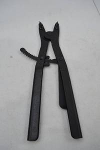 lot 28 image: SK 7618 Large Retaining Ring Pliers 16 Inch