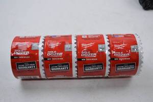 lot 54 image: Milwaukee Hole Dozer 2-34 in. Bi-Metal Hole Saws, Set of 4