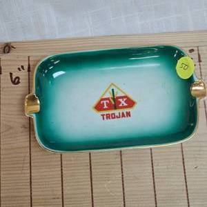 lot 50 image: As New, 1950s-60s Tojan Porcelain Ashtray in Beautiful Conditon