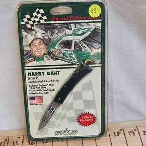 lot 88 image: Schrade Nascar Harry Grant Special Edition Knife