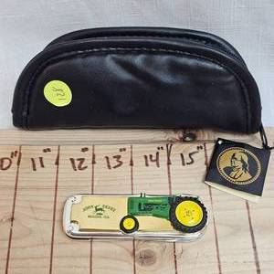 lot 128 image: John Deere Collector Knife