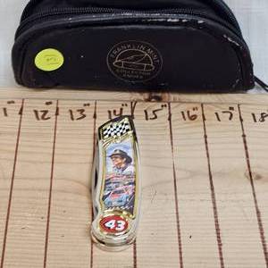 lot 131 image: Dale Earnhardt Limited Edition Collector Knife
