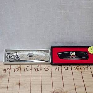 lot 189 image: Caterpillar Racing Knife and Fury Supremo II Knives